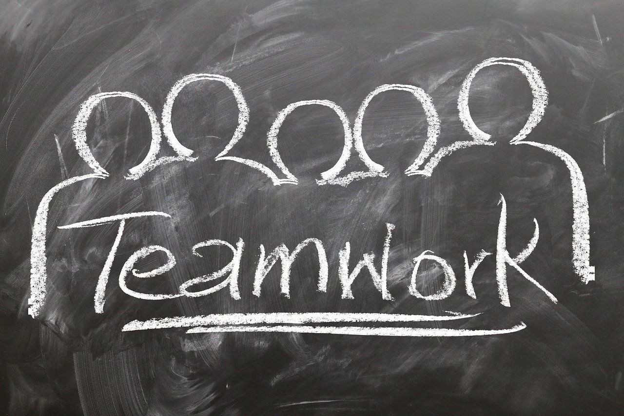 découvrez l'importance du travail d'équipe et comment la collaboration renforce la productivité et l'innovation au sein des organisations. apprenez des stratégies pour améliorer la communication et le partage des responsabilités au sein de votre équipe.